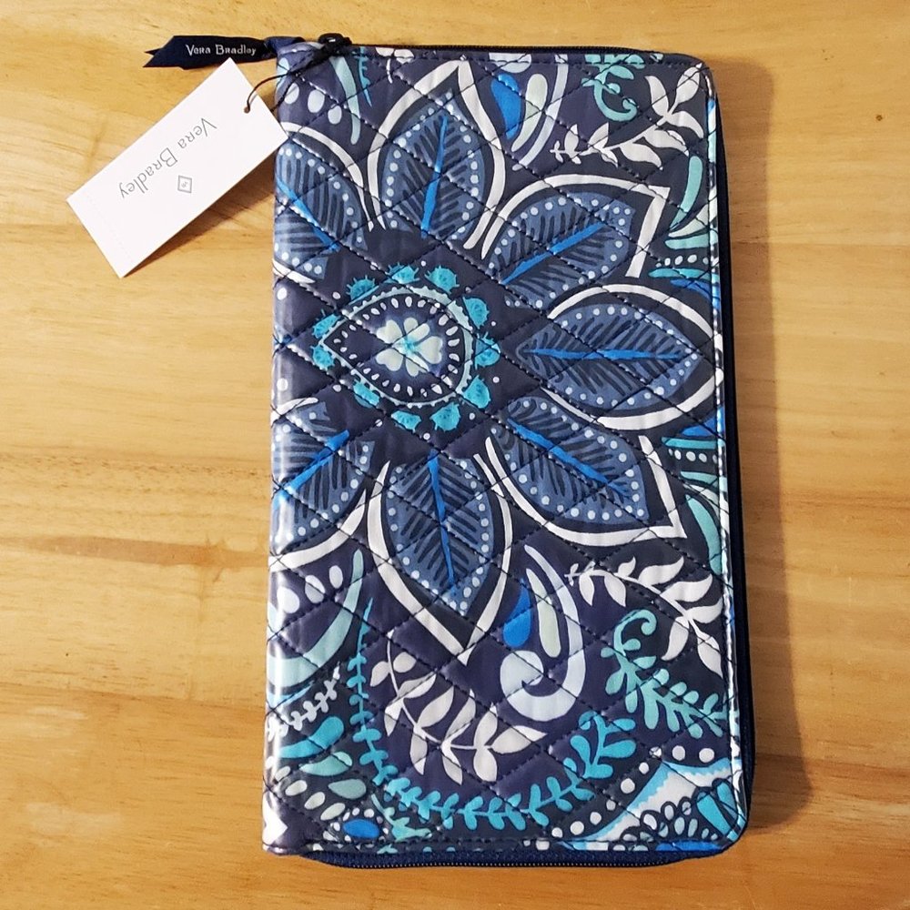 Vera Bradley Blue Island Medallion Personal Travel Organizer